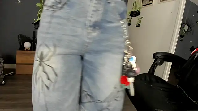 Raven Witch  online show from March 12, 4:57 pm