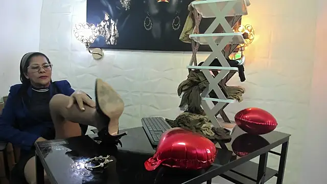 miss lucero1 online show from February 15, 3:20 am