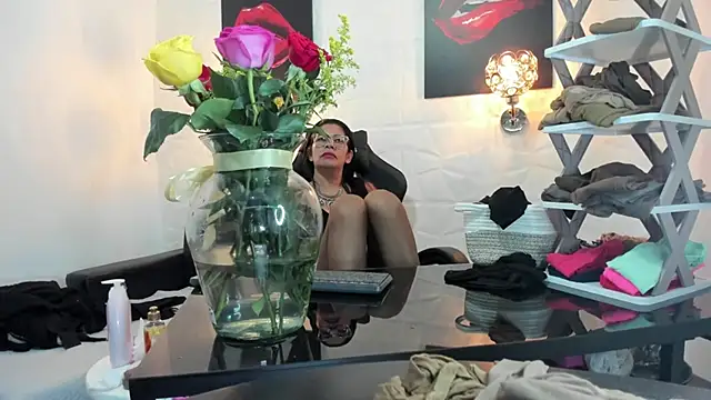 miss lucero1 online show from March 20, 4:29 am