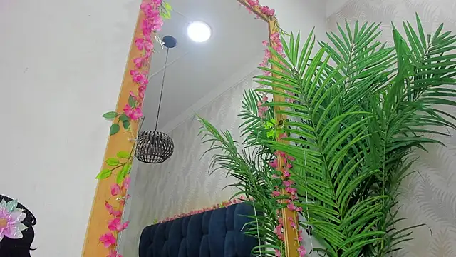 Ammy Connor1 online show from April 15, 7:43 pm