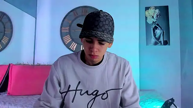 Mike 0233  online show from December 28, 3:37 am