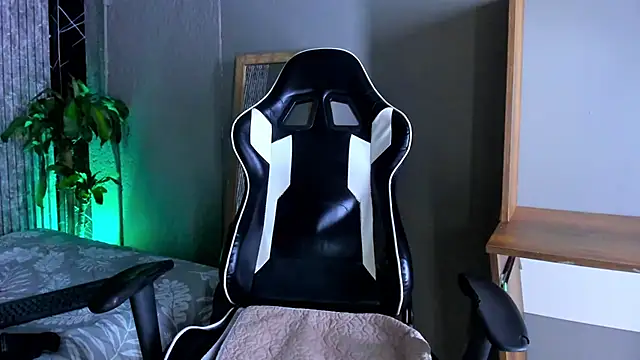 Mike 0233  online show from March 19, 7:07 am