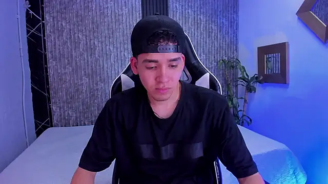 Mike 0233  online show from October 15, 4:23 am