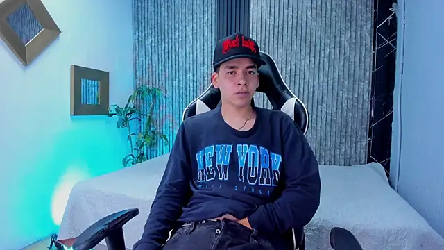 Mike 0233  online show from October 30, 4:47 am