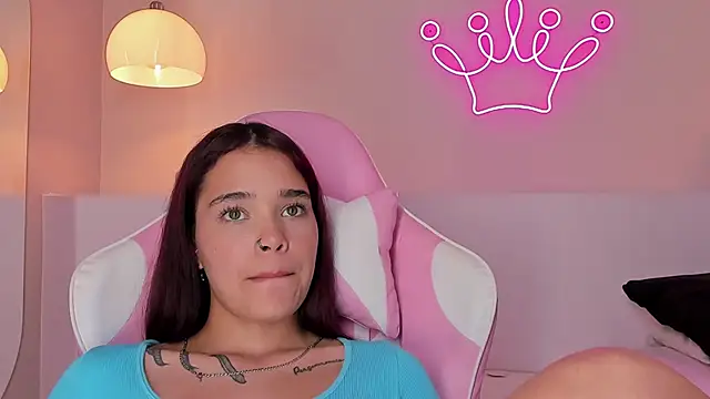 violeth hill online show from February 16, 2:42 am