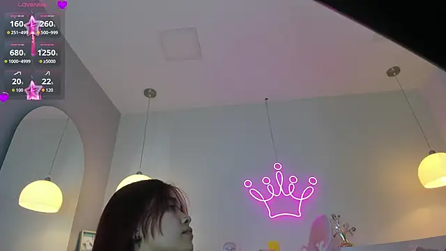 violeth hill online show from October 28, 8:11 pm