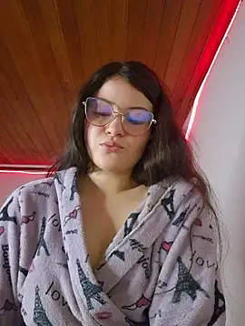 juli05star20 online show from March 30, 2:34 am