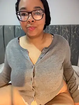Snapshot of XMara chatting on April 23, 3:03 pm XMara online show from April 23, 3:03 pm