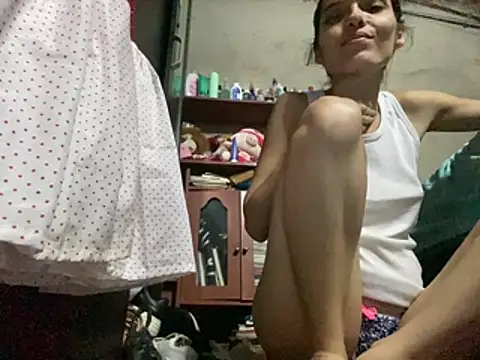 Snapshot of lilithanderson chatting on July 5, 6:42 am lilithanderson online show from July 5, 6:42 am