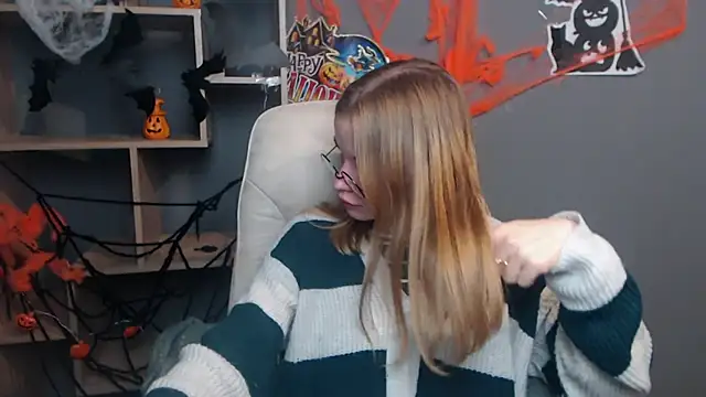 Snapshot of MargaritaKiss chatting on November 2, 8:33 pm MargaritaKiss online show from November 2, 8:33 pm