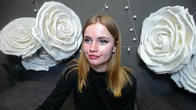 Snapshot of MargaritaKiss chatting on December 5, 7:54 pm MargaritaKiss online show from December 5, 7:54 pm