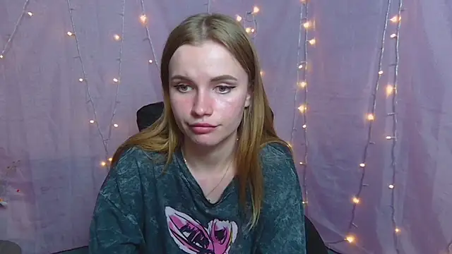 Snapshot of MargaritaKiss chatting on May 13, 7:55 pm MargaritaKiss online show from May 13, 7:55 pm