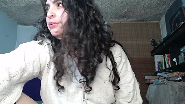 Snapshot of Marci_owo chatting on December 5, 11:51 pm Marci owo online show from December 5, 11:51 pm