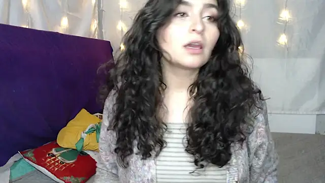Snapshot of Marci_owo chatting on December 16, 5:00 pm Marci owo online show from December 16, 5:00 pm