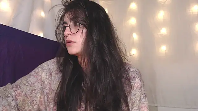 Snapshot of Marci_owo chatting on December 18, 7:19 pm Marci owo online show from December 18, 7:19 pm