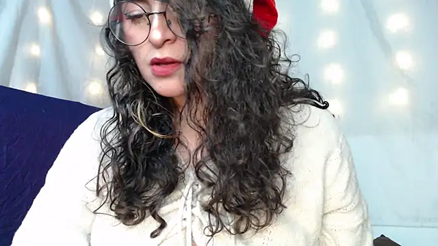 Snapshot of Marci_owo chatting on December 19, 6:56 pm Marci owo online show from December 19, 6:56 pm