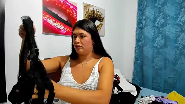 Snapshot of aleziiacam chatting on October 29, 3:31 am aleziiacam online show from October 29, 3:31 am