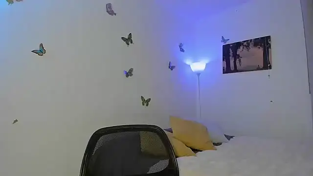 Snapshot of Mila-yang chatting on October 5, 9:02 pm Mila-yang online show from October 5, 9:02 pm