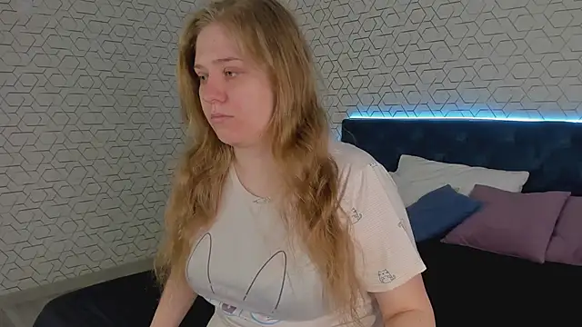 Megan Violer online show from April 15, 5:20 pm