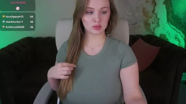 LylaYeess online show from January 31, 10:42 am