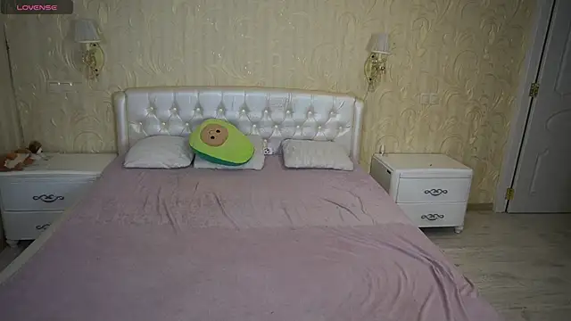 Snapshot of LunaaMayy chatting on November 19, 10:10 pm LunaaMayy online show from November 19, 10:10 pm