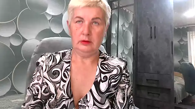 NicoleOlla online show from October 3, 4:53 am