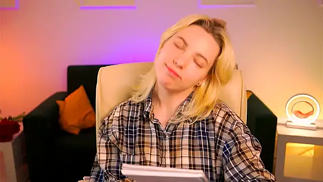 Snapshot of RocKStone_ chatting on February 7, 11:12 am RocKStone  online show from February 7, 11:12 am