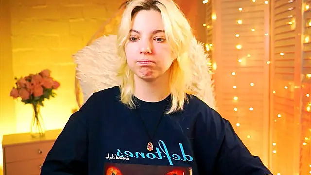 Snapshot of RocKStone_ chatting on February 8, 8:09 am RocKStone  online show from February 8, 8:09 am