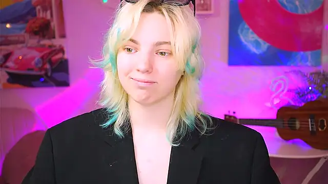 Snapshot of RocKStone_ chatting on February 17, 8:09 am RocKStone  online show from February 17, 8:09 am