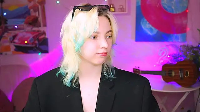 Snapshot of RocKStone_ chatting on February 17, 11:13 am RocKStone  online show from February 17, 11:13 am