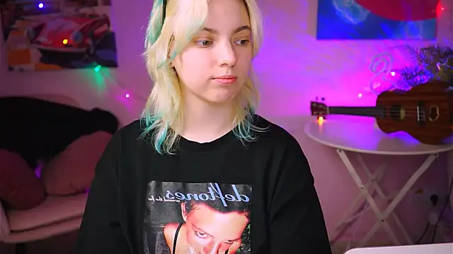 Snapshot of RocKStone_ chatting on February 17, 2:15 pm RocKStone  online show from February 17, 2:15 pm