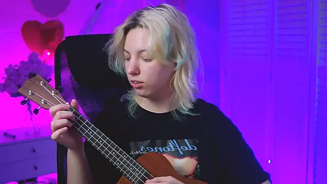 Snapshot of RocKStone_ chatting on March 7, 7:19 am RocKStone  online show from March 7, 7:19 am