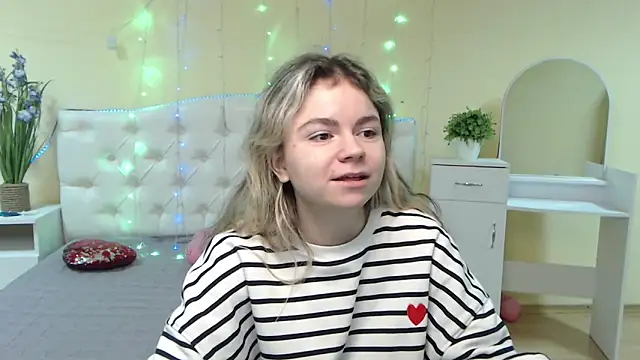 TinaRedly online show from January 27, 6:41 pm