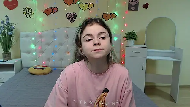 TinaRedly online show from March 8, 1:03 pm