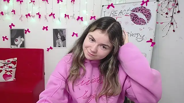 TinaRedly online show from March 5, 11:28 am