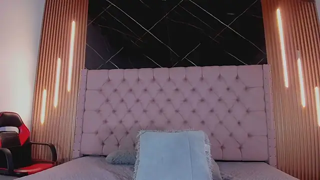 Snapshot of AinaPink chatting on September 18, 10:28 am AinaPink online show from September 18, 10:28 am