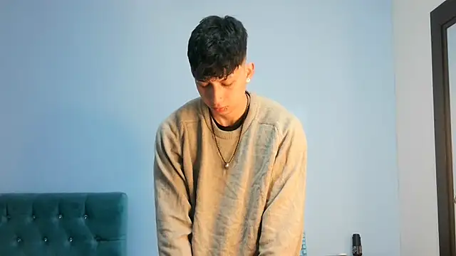  Thomas hot  online show from May 12, 6:27 pm