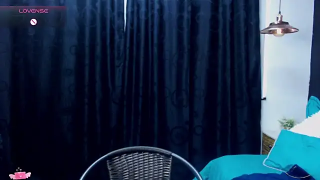 Snapshot of megan_collins96 chatting on December 15, 5:53 pm megan collins96 online show from December 15, 5:53 pm