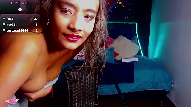 Snapshot of megan_collins96 chatting on December 24, 1:27 am megan collins96 online show from December 24, 1:27 am
