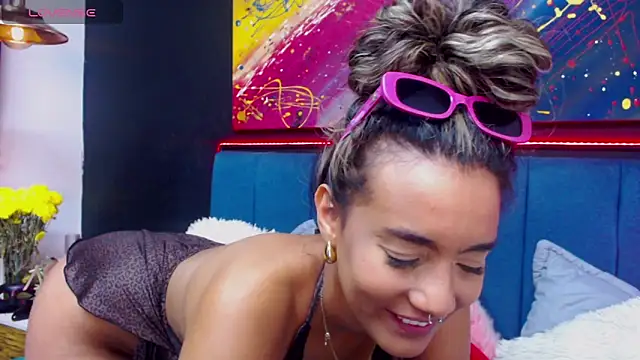 Snapshot of megan_collins96 chatting on December 29, 10:25 pm megan collins96 online show from December 29, 10:25 pm