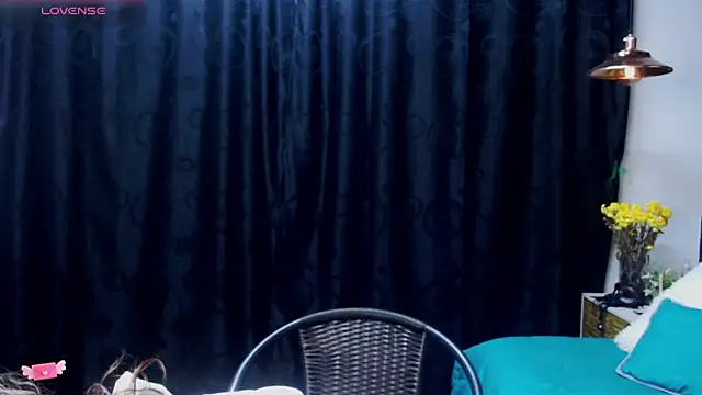 Snapshot of megan_collins96 chatting on January 17, 9:39 pm megan collins96 online show from January 17, 9:39 pm