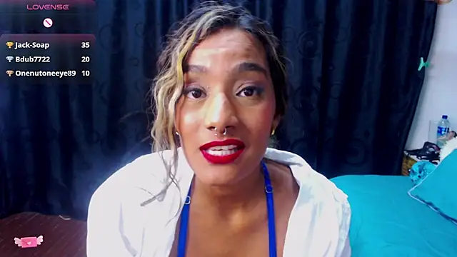 Snapshot of megan_collins96 chatting on January 19, 10:39 pm megan collins96 online show from January 19, 10:39 pm