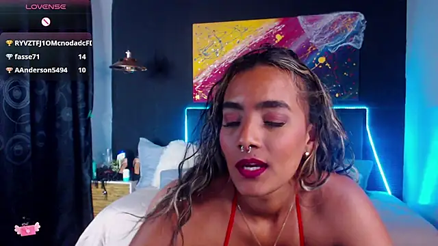 Snapshot of megan_collins96 chatting on January 26, 12:58 am megan collins96 online show from January 26, 12:58 am