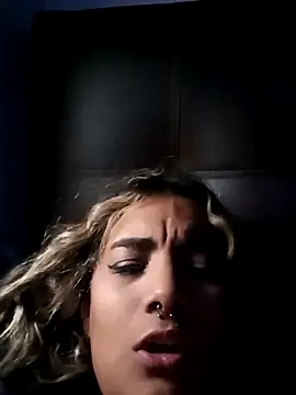 Snapshot of megan_collins96 chatting on February 6, 8:56 pm megan collins96 online show from February 6, 8:56 pm