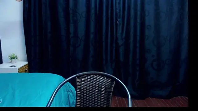 Snapshot of megan_collins96 chatting on February 9, 7:41 pm megan collins96 online show from February 9, 7:41 pm
