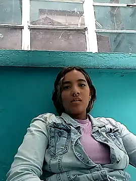 Snapshot of megan_collins96 chatting on February 11, 7:05 pm megan collins96 online show from February 11, 7:05 pm