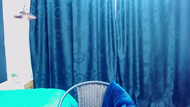 Snapshot of megan_collins96 chatting on February 17, 7:31 pm megan collins96 online show from February 17, 7:31 pm