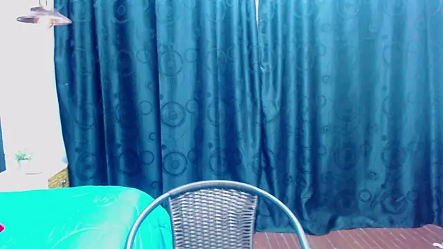 Snapshot of megan_collins96 chatting on February 17, 10:36 pm megan collins96 online show from February 17, 10:36 pm