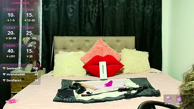 Snapshot of megan_collins96 chatting on March 20, 10:51 pm megan collins96 online show from March 20, 10:51 pm