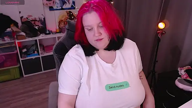 lissamuff online show from March 7, 4:44 pm